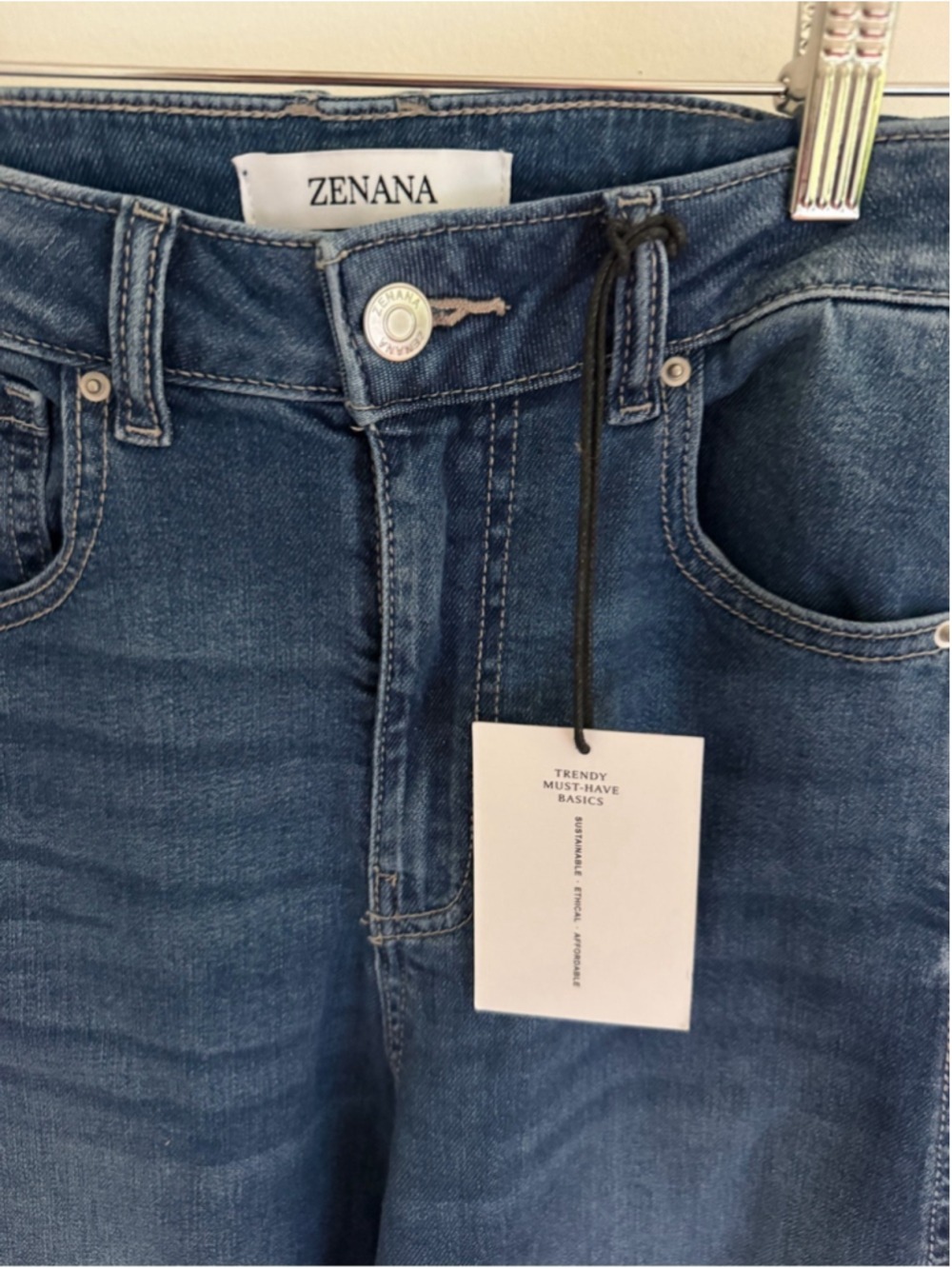 Zenana Muse Barrel Crop Jeans NWT Size 29 - Picture 3 of 12